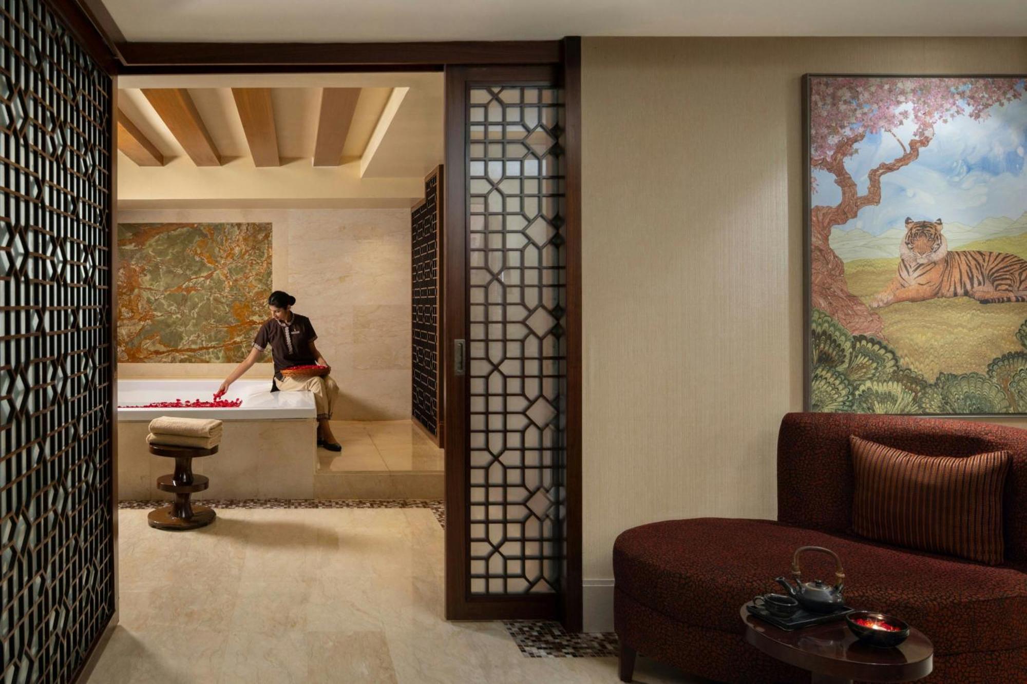 The Ritz - Carlton, Bangalore Exterior photo